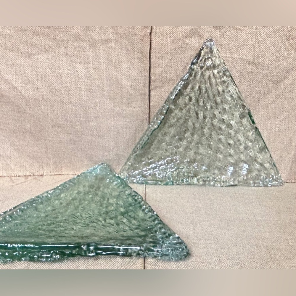 Green Recycled Glass Triangle Plate Set Thick Dishes Textured Eclectic Boho Xmas - Picture 2 of 5
